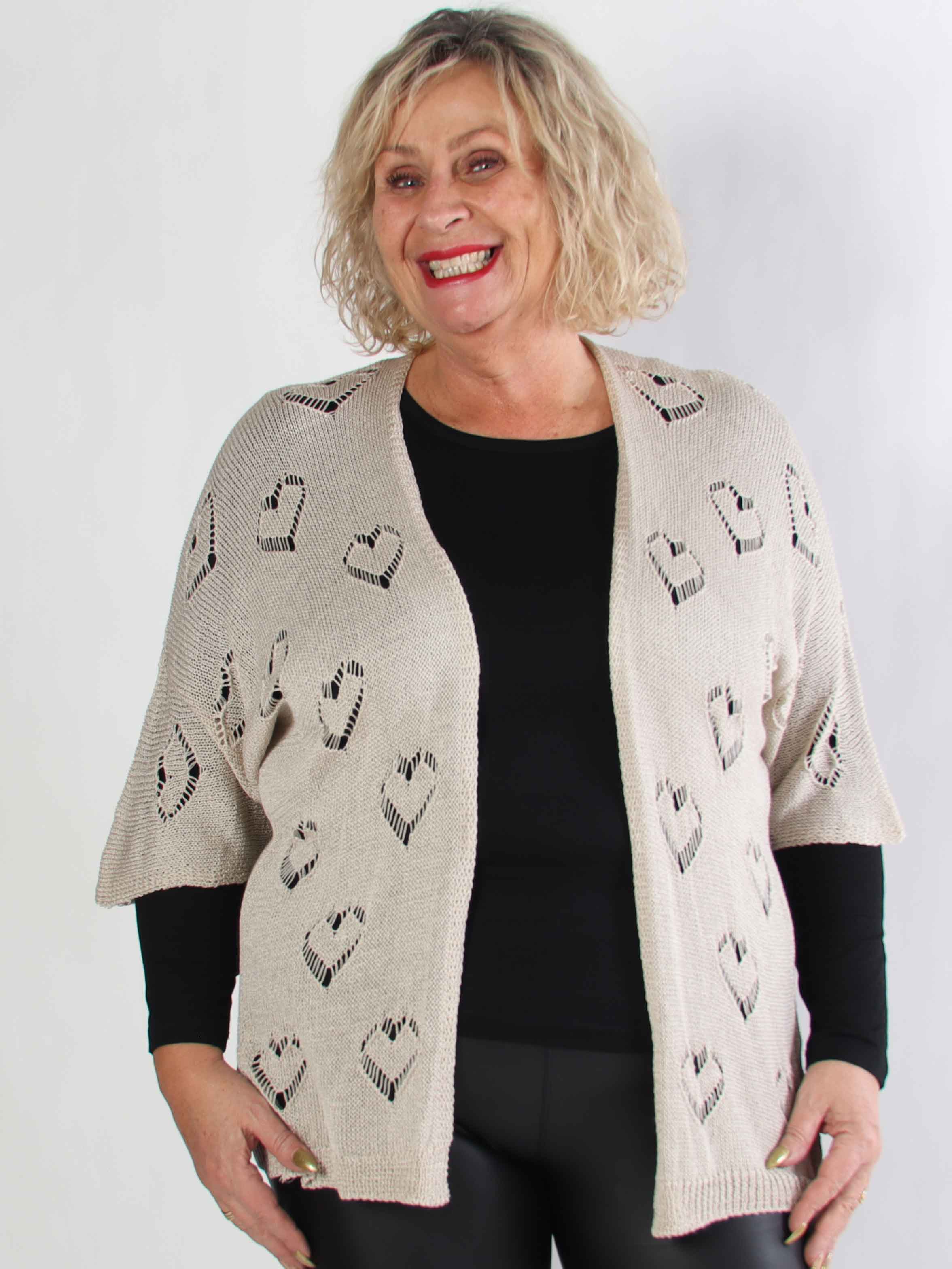 Kerry - Plus size strikcardigan med fint hullet hjertemønster